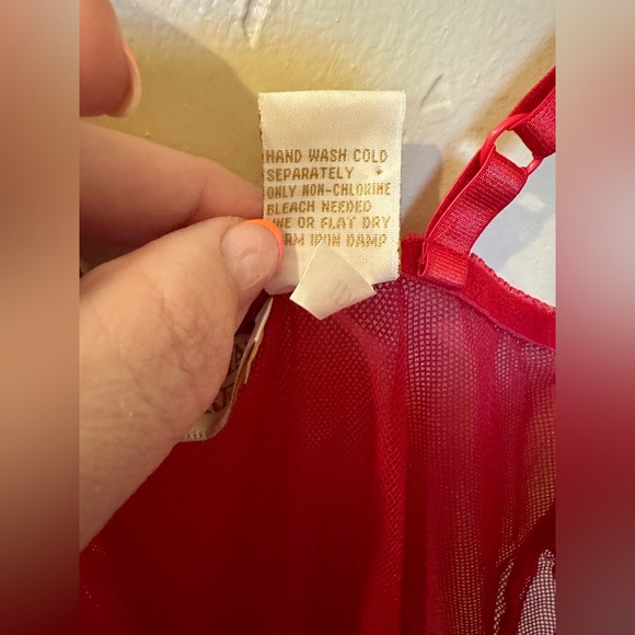 Victoria’s Secret Red Lace Teddy - Picture 7 of 7